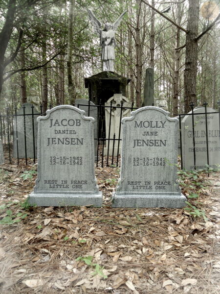 Evil Soul Studios Jacob and Molly Jensen Twin Tombstones Halloween Prop