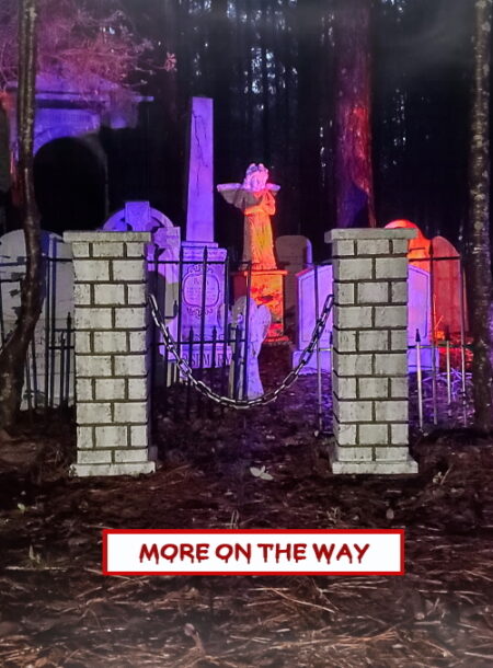 Evil Soul Studios Plain Brick Cemetery Entrance Columns Set Halloween Prop