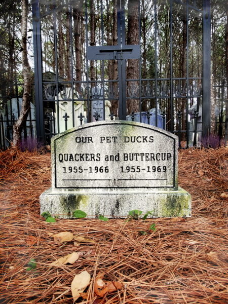 Evil Soul Studios Pet Cemetery Our Pet Ducks Tombstone Halloween Prop