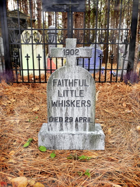 Evil Soul Studios Pet Cemetery Faithful Whiskers Tombstone Halloween Prop