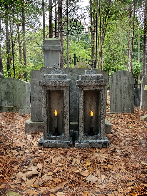 HauntedMansionBatLanterns1web